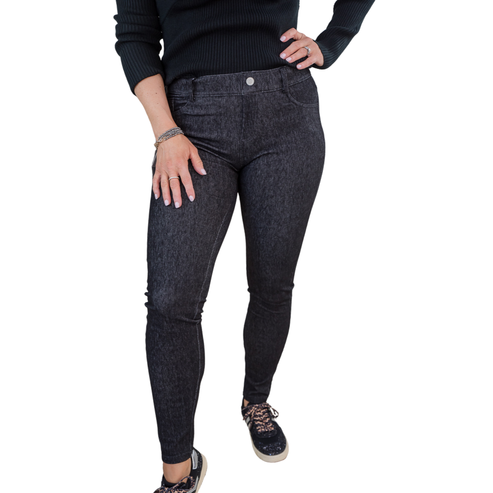 No Doubts Jeggings in Black or Navy