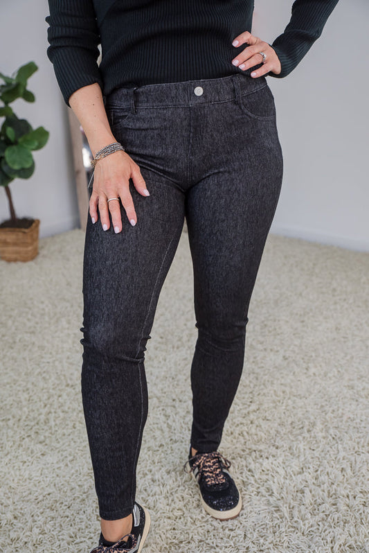 No Doubts Jeggings in Black or Navy